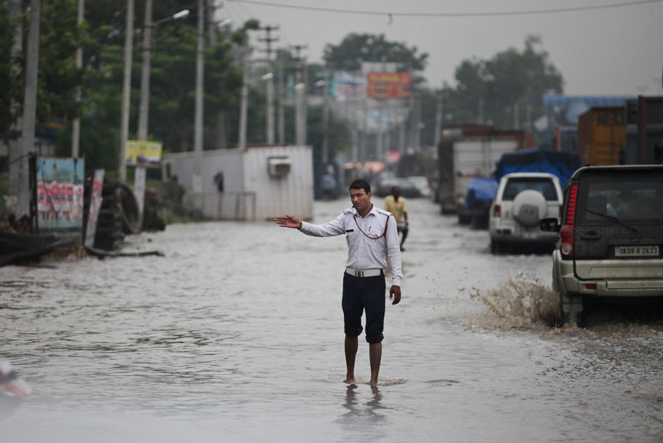 heavy rains in Gurgaon.