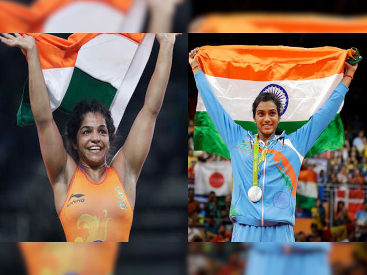 रिओ ऑलिंपिक : दिल्ली सरकारकडून पी. व्ही. सिंधूला 2 कोटी, साक्षी मलिकला 1 कोटींचे बक्षिस title=