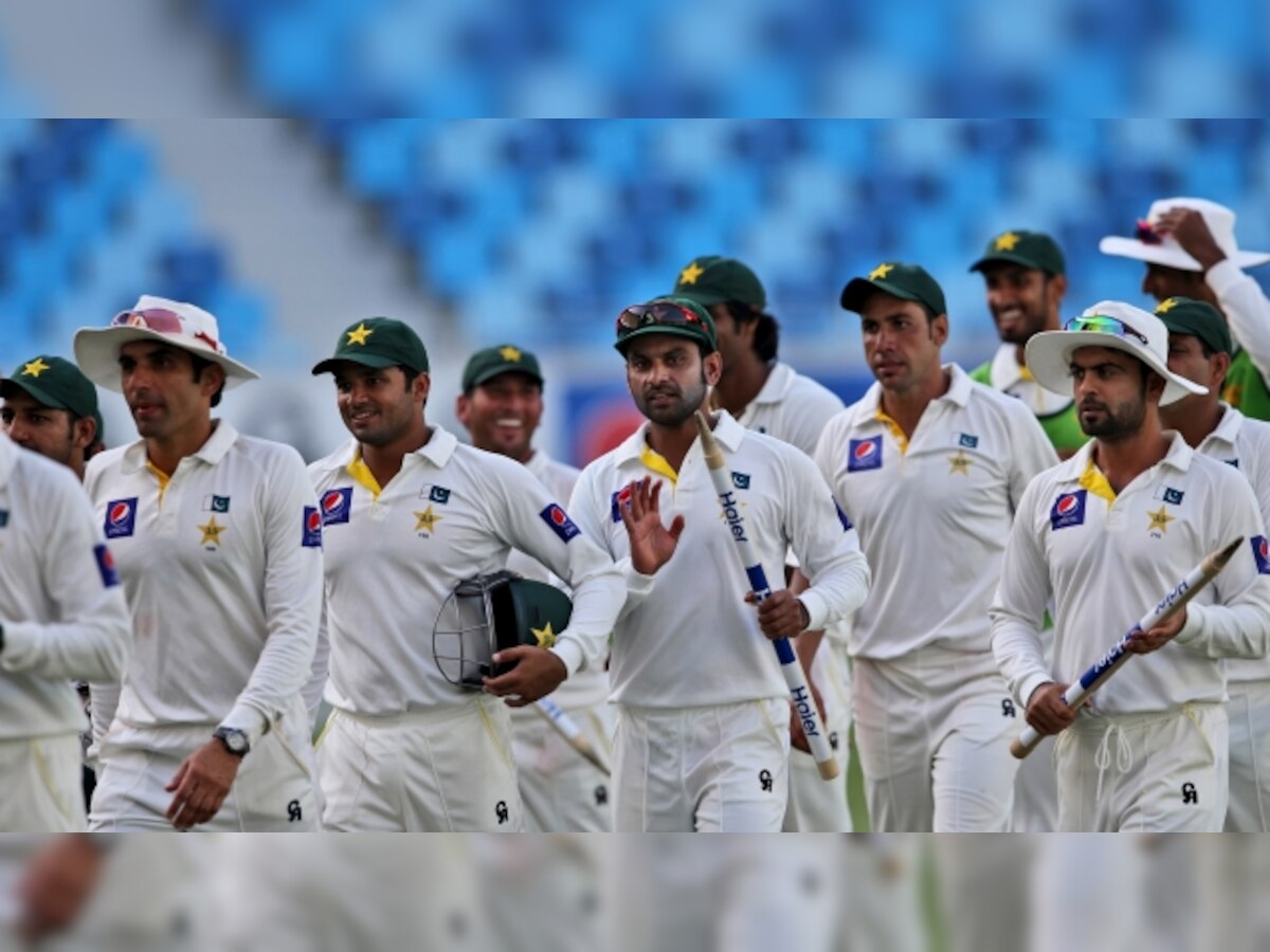 भारताला मागे टाकून पाकिस्तान टेस्टमध्ये एक नंबरवर  title=