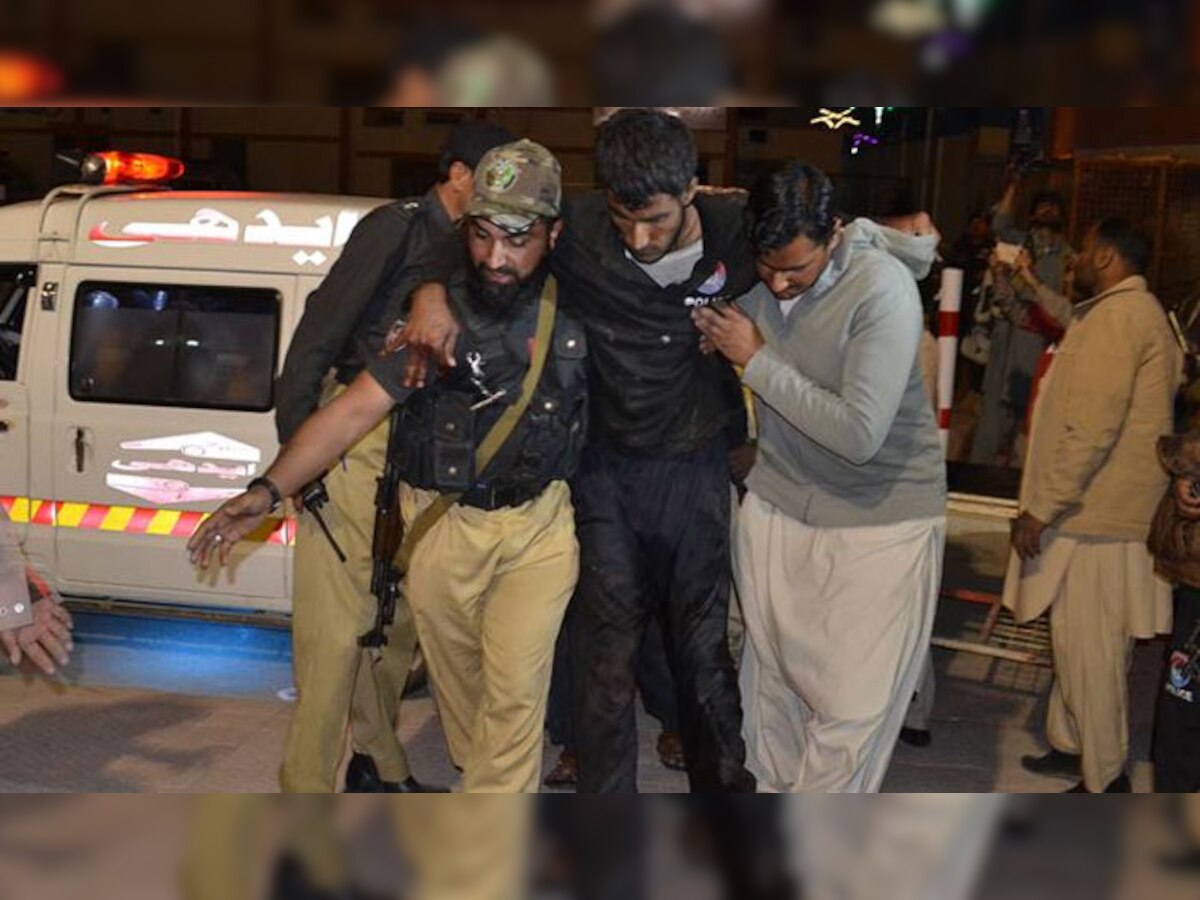 पाकिस्तानात पोलीस ट्रेनिंग सेंटरवर दहशतवादी हल्ला, 44 पोलीस ठार title=