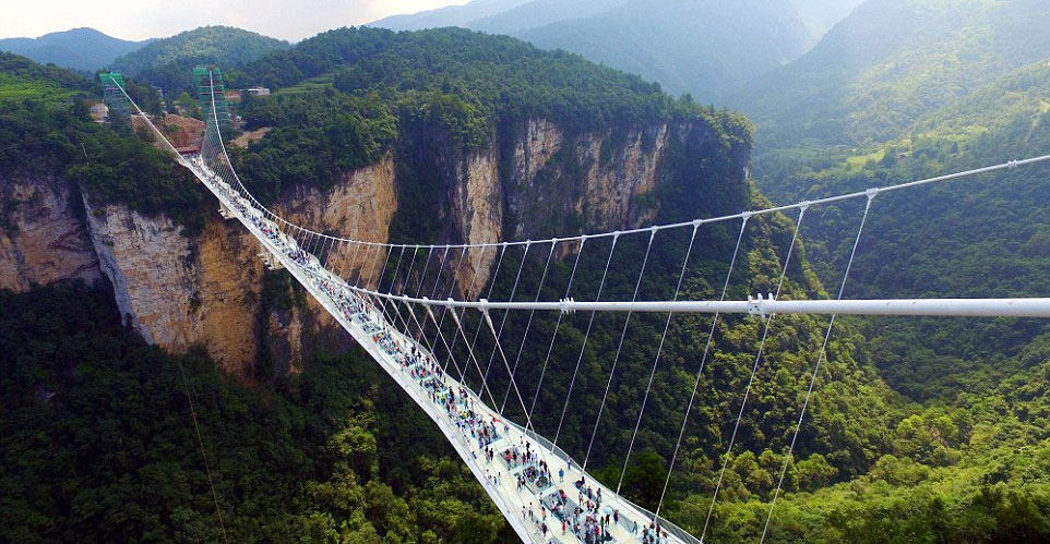 world`s highest and longest glass bridge in China