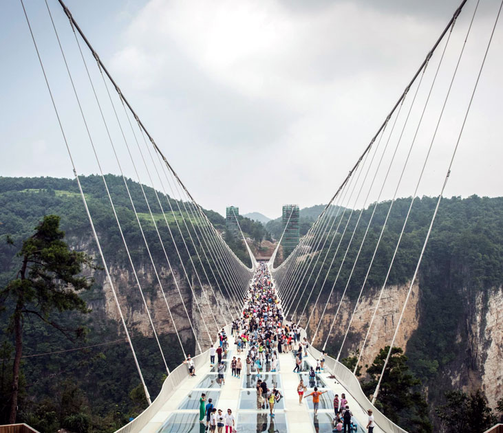 world`s highest and longest glass bridge in China