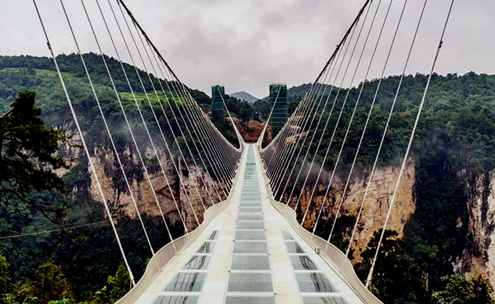 world`s highest and longest glass bridge in China