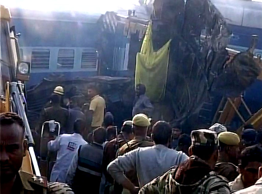 Patna-Indore Express derails