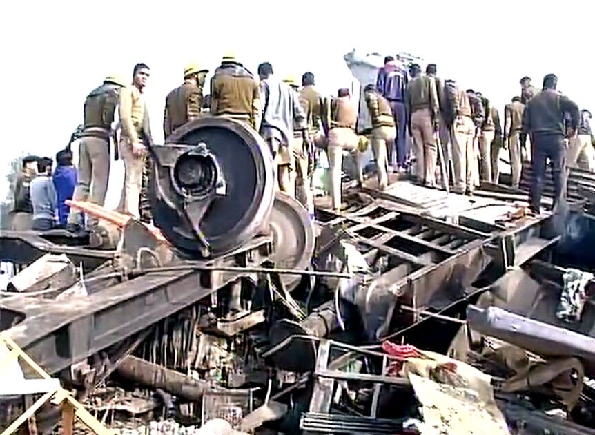 Patna-Indore Express derails