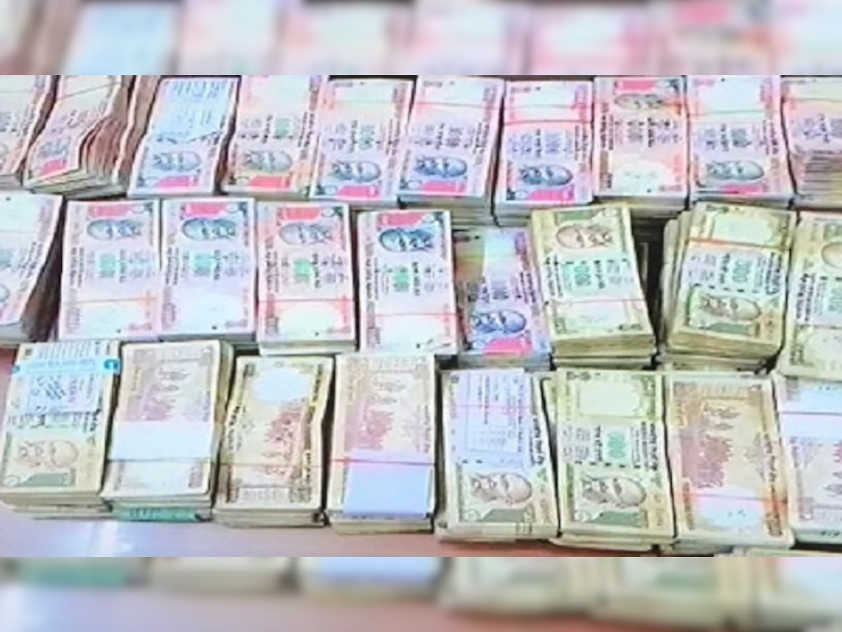राजकोटमध्ये 1.15 कोटी रुपयांच्या जुन्या नोटा जप्त title=