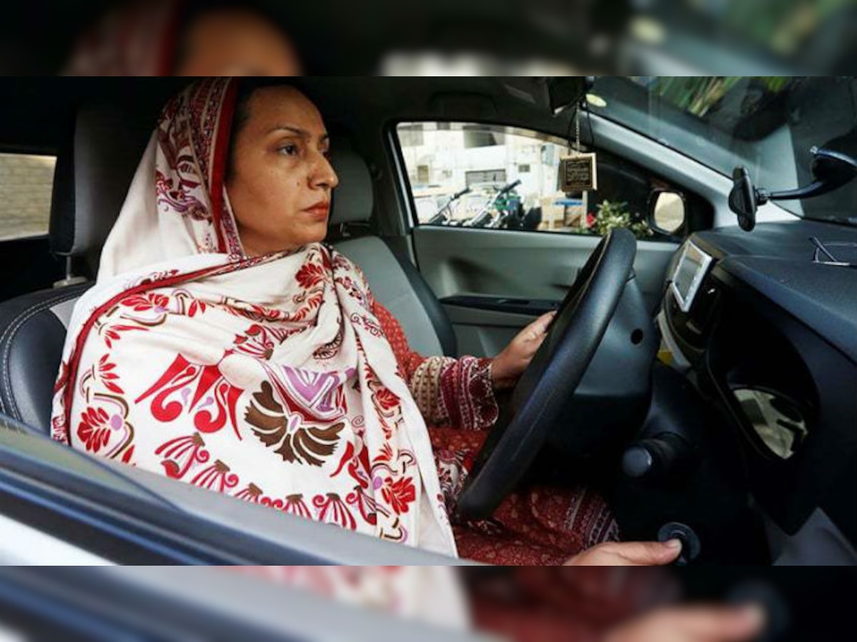 'कट्टर' पाकिस्तानातही आता दिसणार 'महिला टॅक्सी चालक'! title=