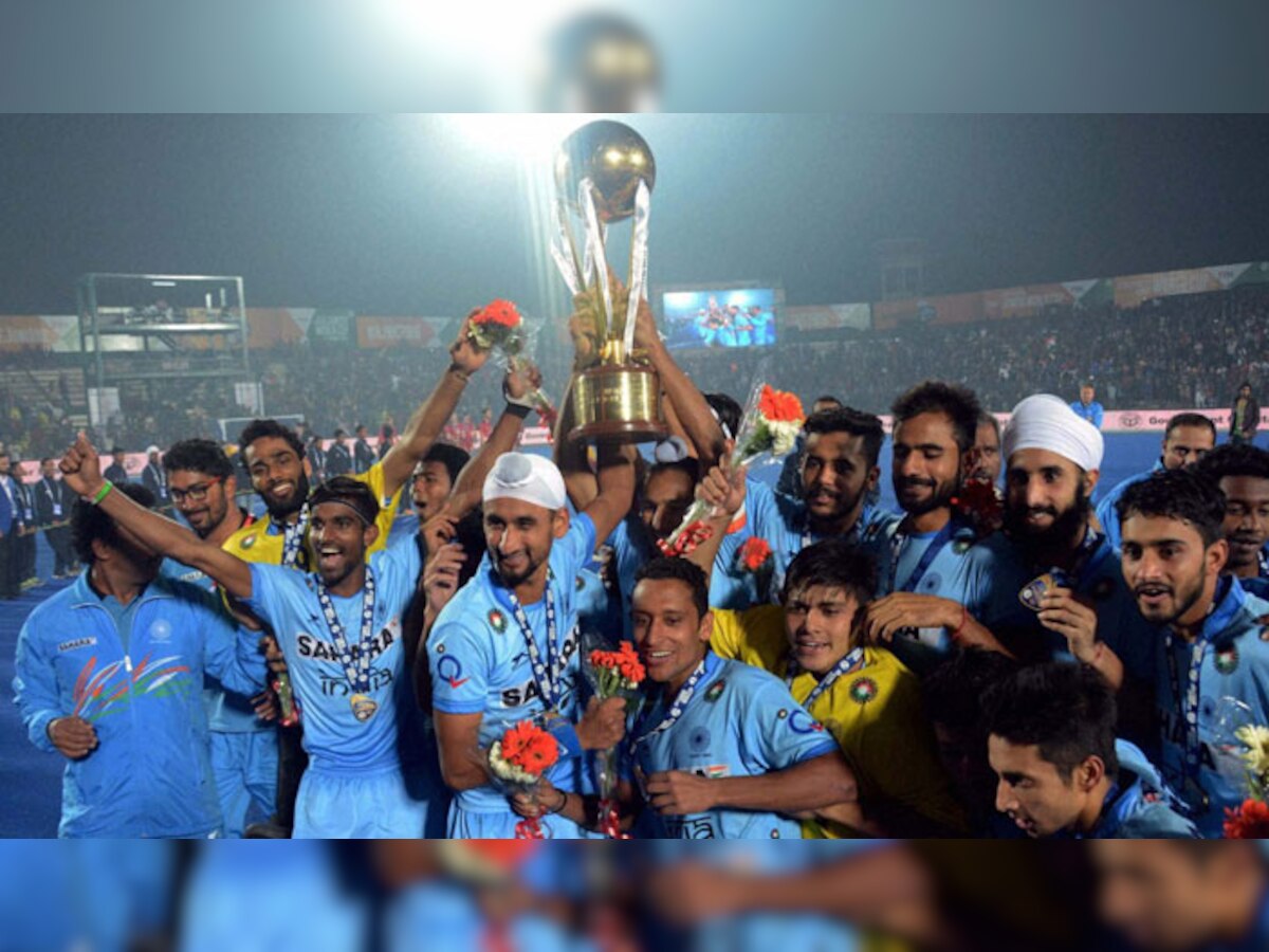 भारताच्या ज्युनियर हॉकी टीमला प्रत्येकी तीन लाखांचं बक्षीस title=