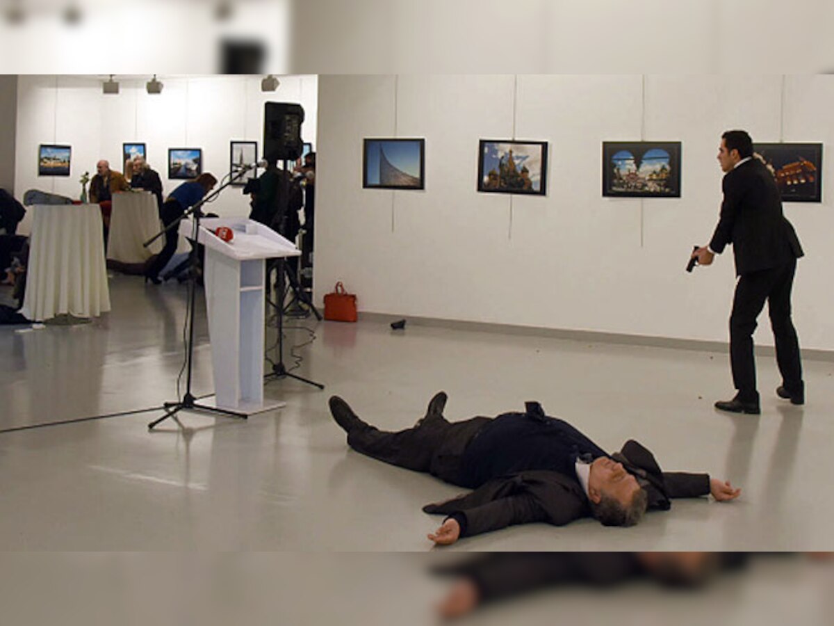 व्हिडिओ : गोळ्या झाडून रशियाच्या राजदुताची हत्या title=