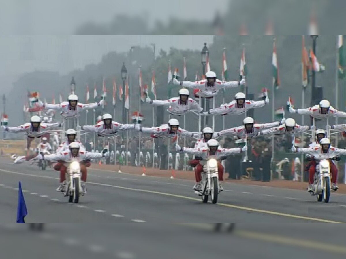 Video : ६८ व्या प्रजासत्ताक दिनाचा राजपथावरचा संपूर्ण कार्यक्रम title=