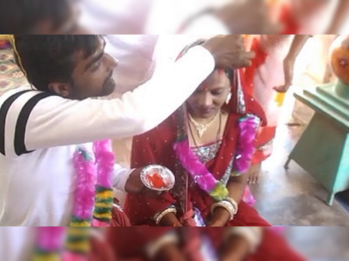 'तीन तलाख'ला विटलेल्या तरुणीचा हिंदू तरुणाशी विवाह title=