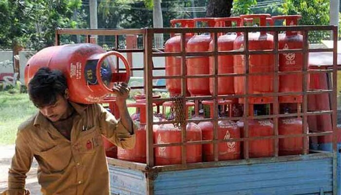 अनुदानित गॅस सिलेंडरचे भाव वाढले 