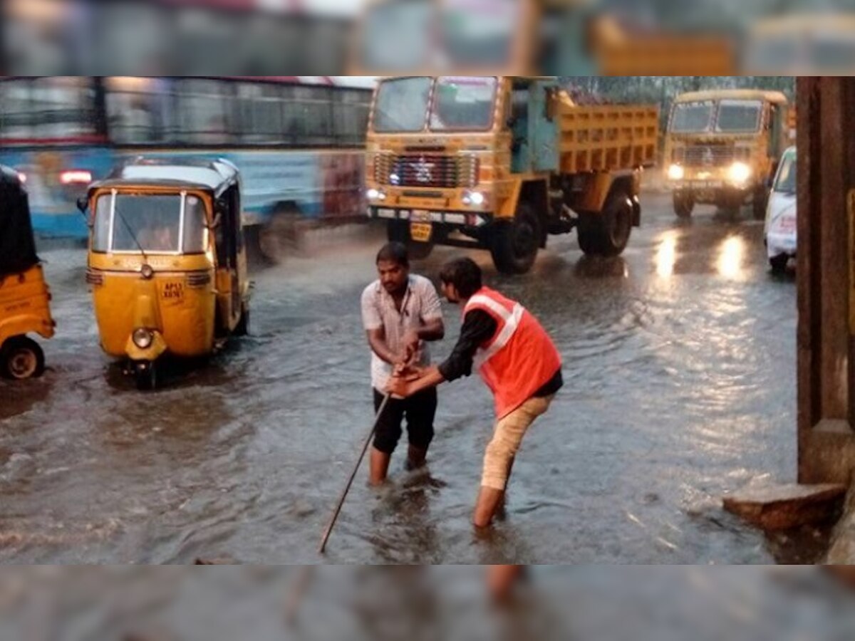 हैदराबादला मान्सूनपूर्व पावसाचा तडाखा title=