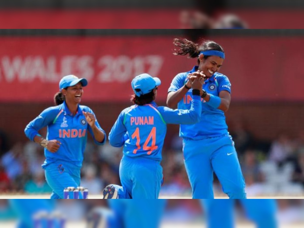 महिला क्रिकेट वर्ल्डकप : भारताचा फायनलमध्ये दिमाखात प्रवेश title=