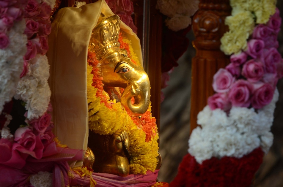 Devotees throng Siddhivinayak Temple