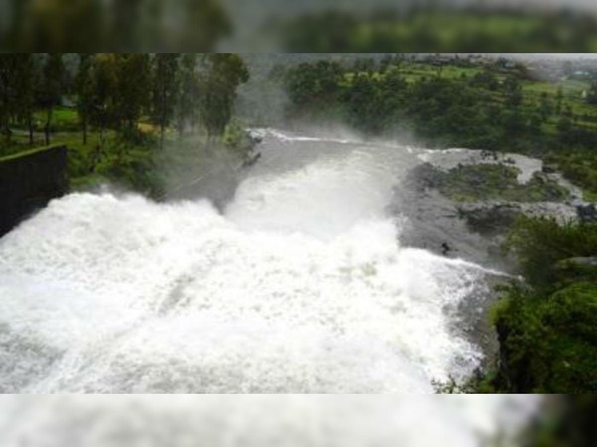 महाराष्ट्राला पाणीपुरवठा करणारे धरण ओव्हरफ्लो  title=