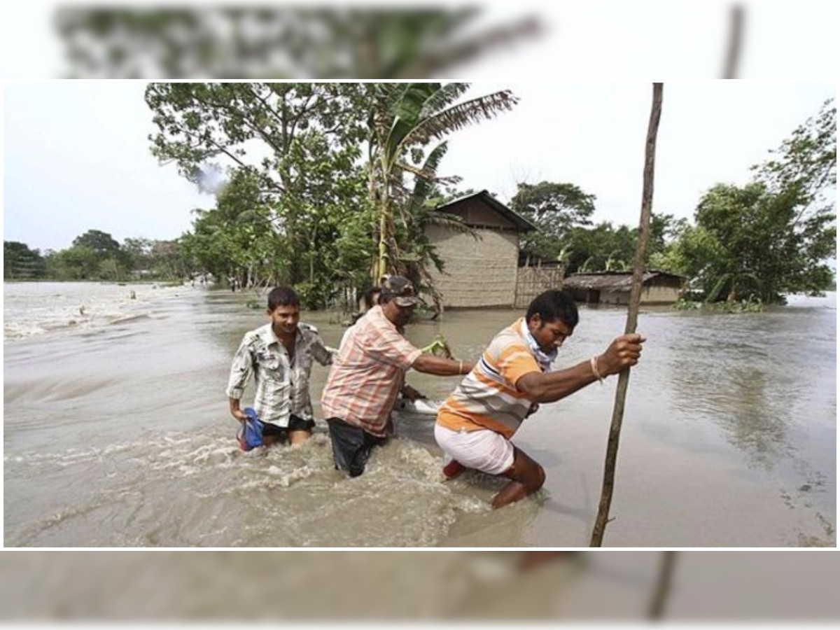 देशात मुसळधार पावसामुळे ९३७ जणांचा मृत्यू title=