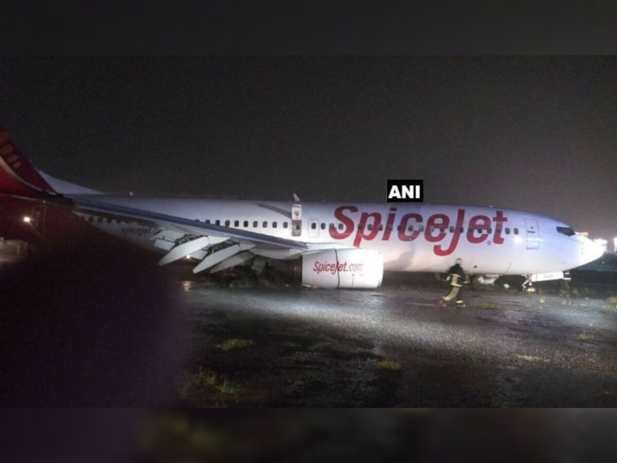 मुंबई विमानतळावर स्पाइस जेटचे विमान घसरले, मोठा अनर्थ टळला! title=
