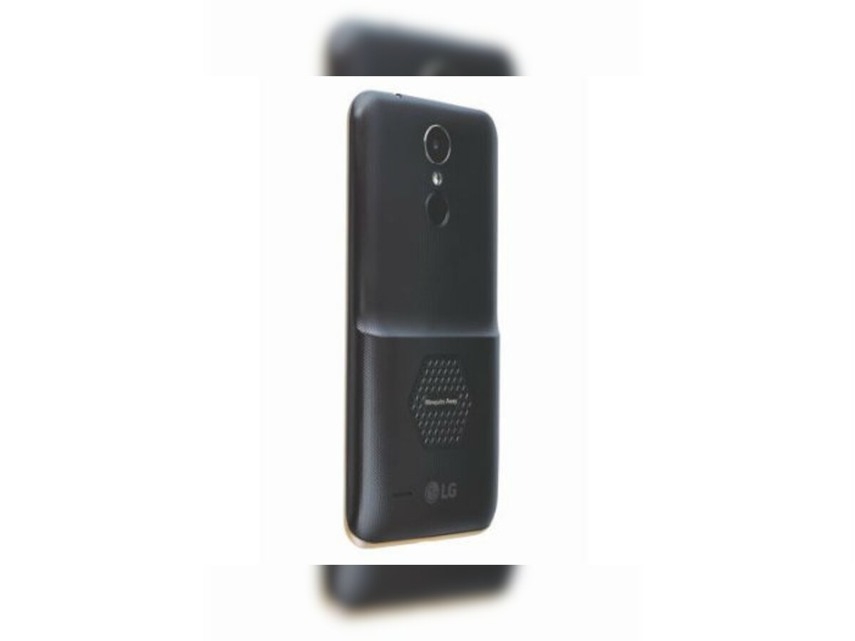 LG चा मच्छर पळविणारा स्मार्टफोन, किंमत केवळ... title=