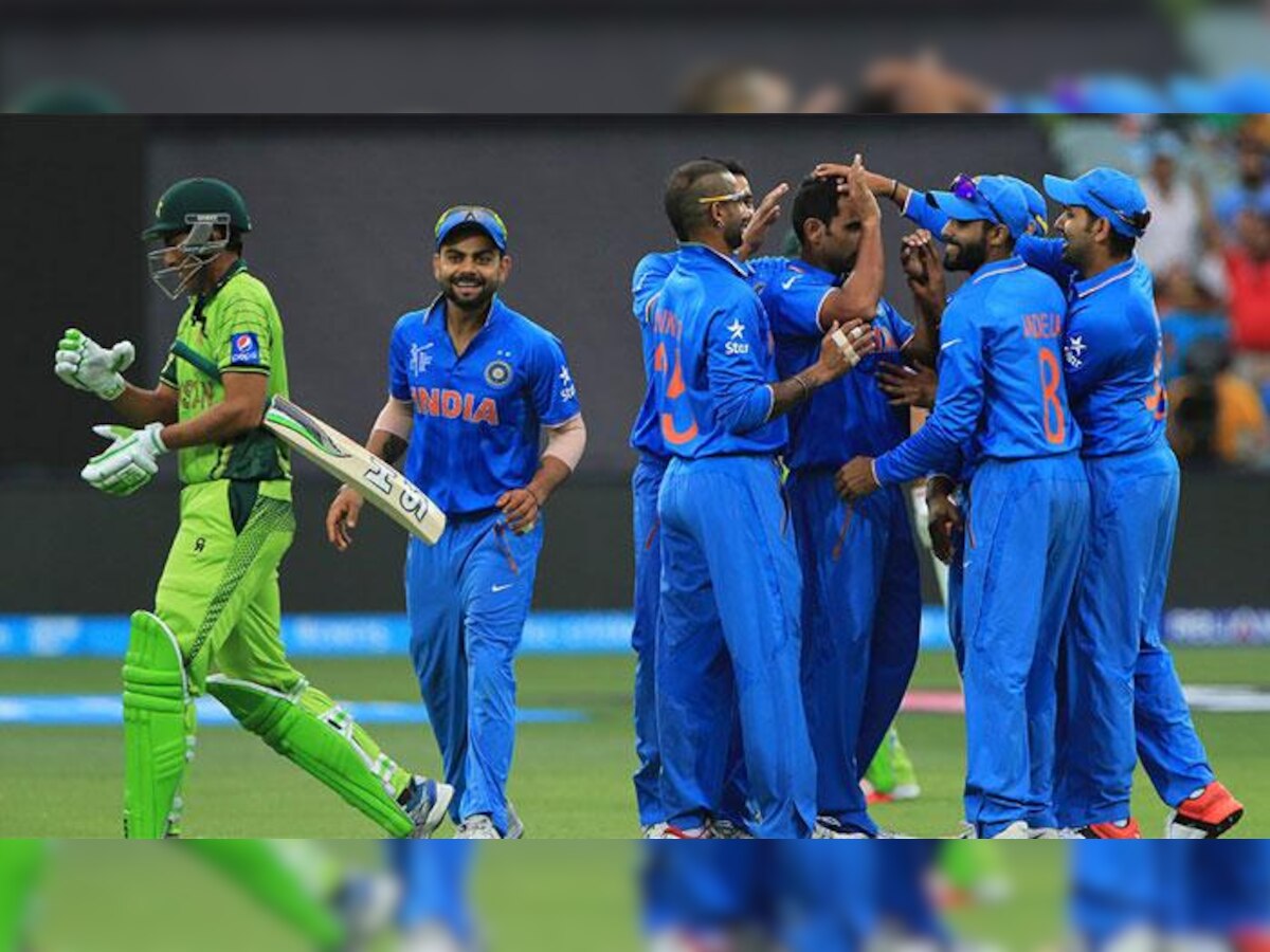 भारताने पाकिस्तान सोबत खेळावं- सेहवाग title=