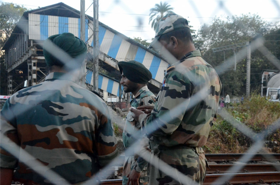 Army supervises construction work at Elphinstone station