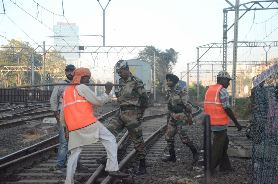 Army supervises construction work at Elphinstone station