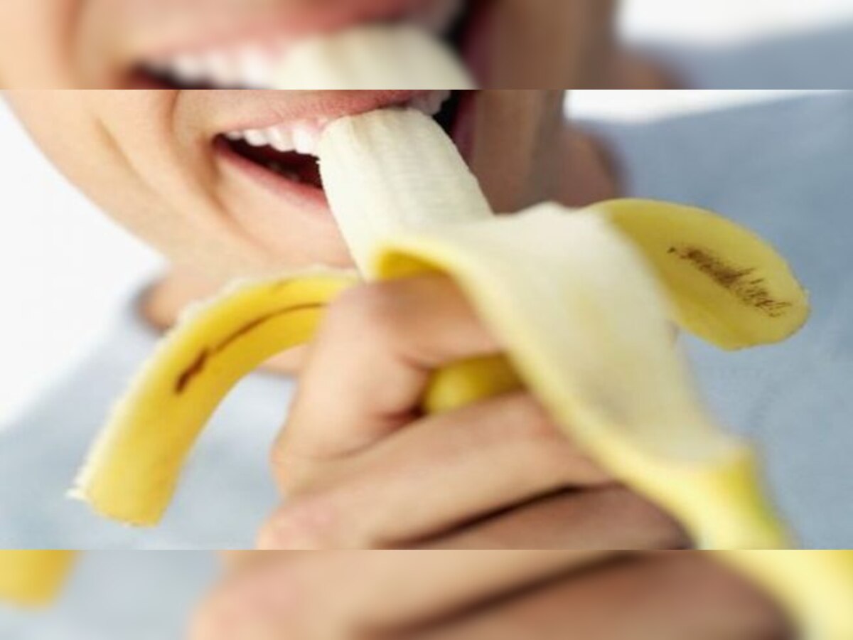 .. म्हणून उच्च रक्तदाबाच्या रूग्णांना केळं खाणं फायदेशीर  title=
