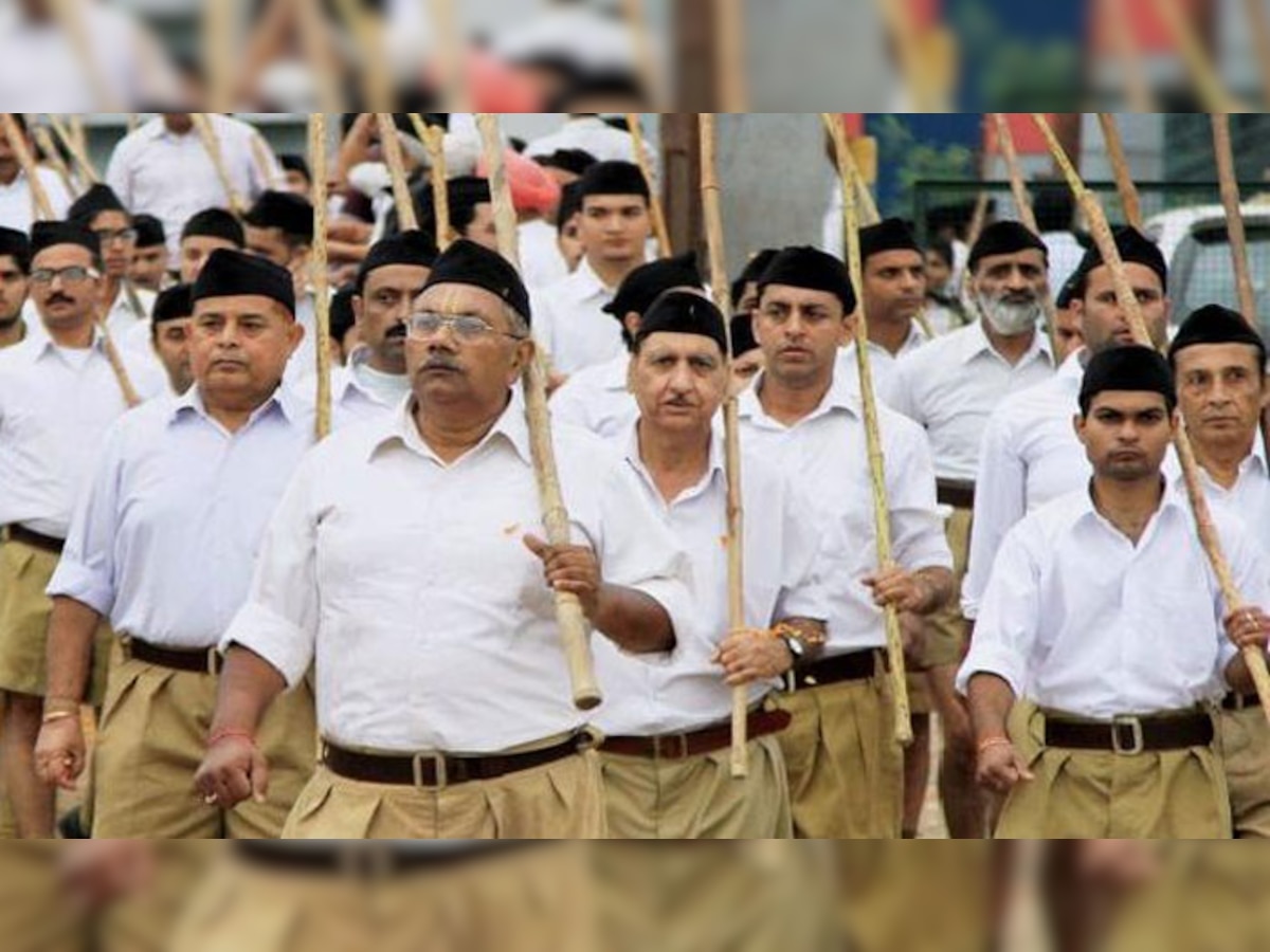 'लोकशाही आणि सेनेनंतर RSS भारतीयांचा रक्षक' title=