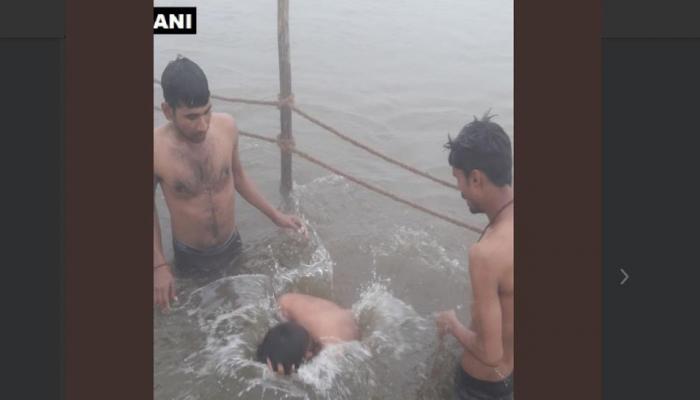 makar sankranti celebration in the country devotees taking holy dip in ganga at allahabad 