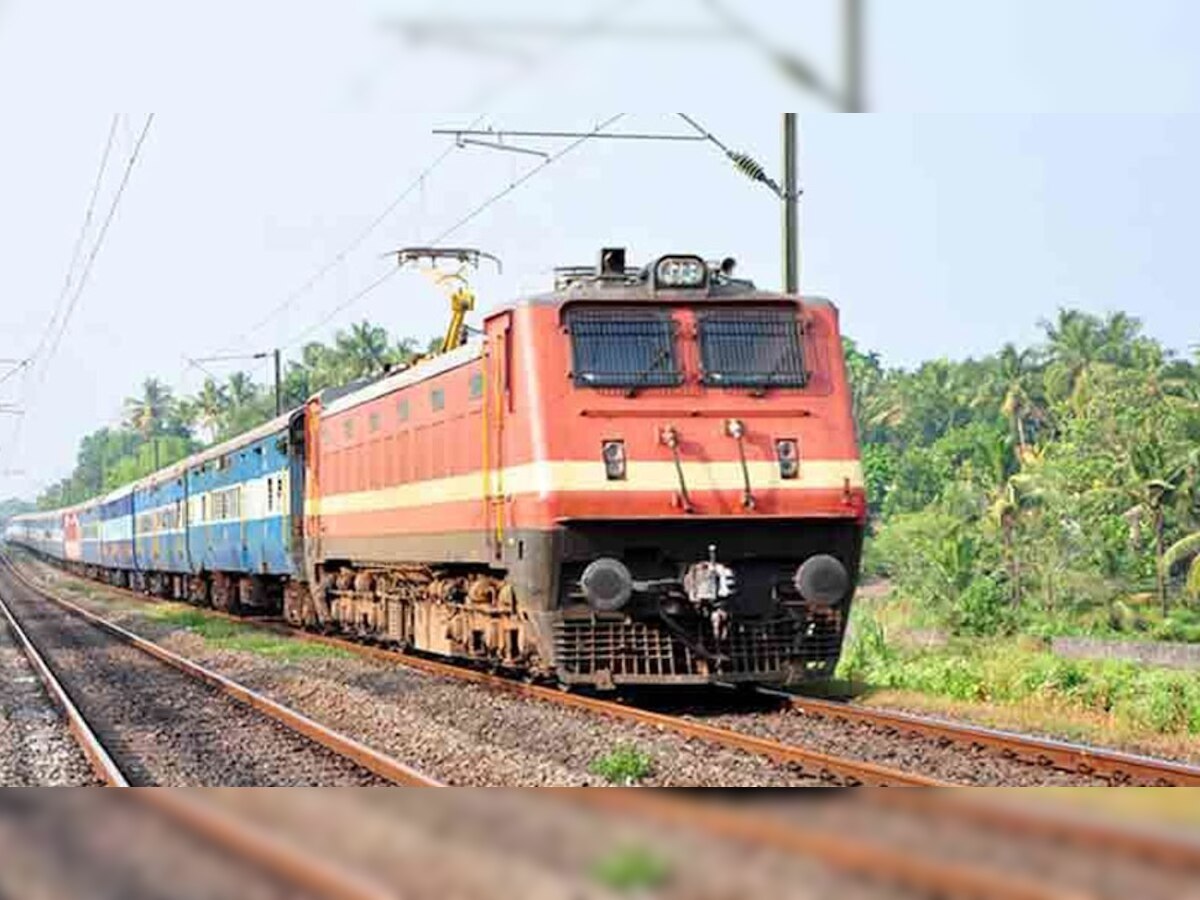 खूशखबर! भारतीय रेल्वेत 26502 जागांसाठी भर्ती title=