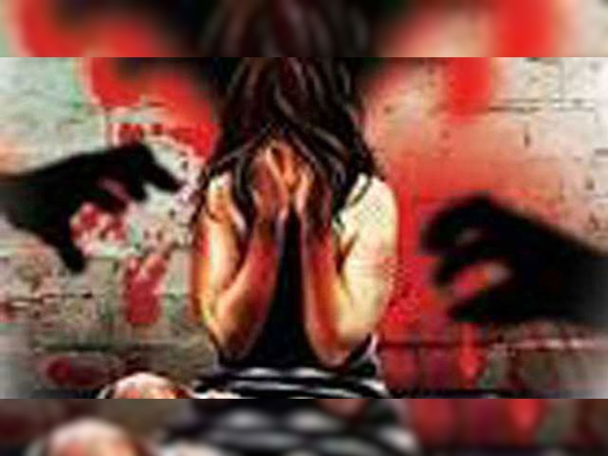मुंबई : अल्पवयीन मुलीचा सलग १८ महिने लैंगिक छळ; ६ जण ताब्यात title=