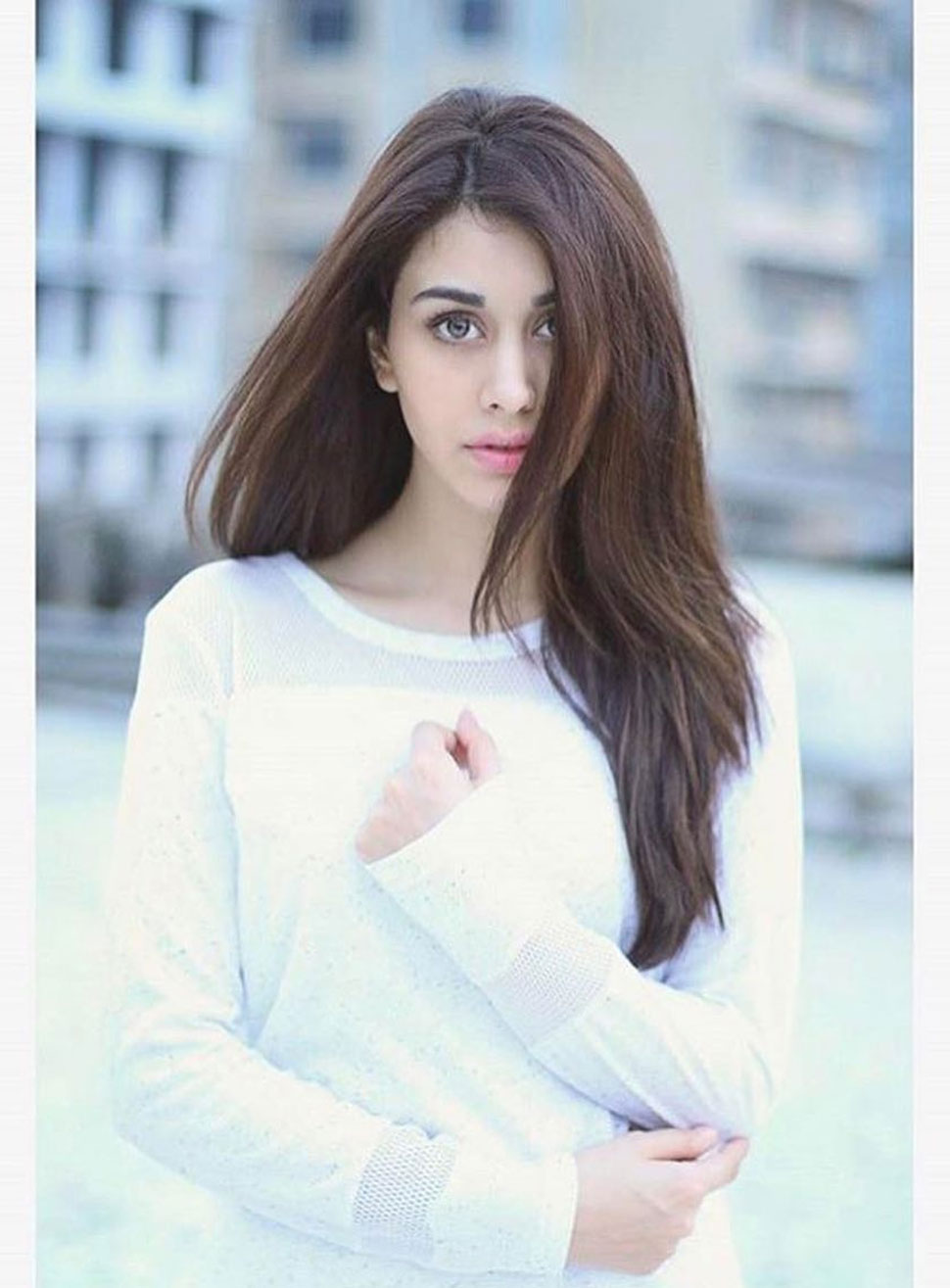 This is Salman Khan New Girl Warina Hussain For Film Loveratri