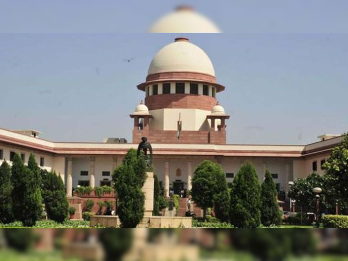 न्या. लोया प्रकरण: 'न्यायालयाला 'मासळी बाजार' करू नका'; कोर्टाने वकीलाला झापले title=