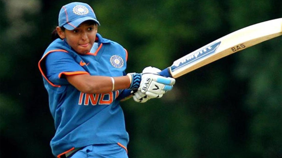 Smriti Mandhana, Jhulan Goswami,