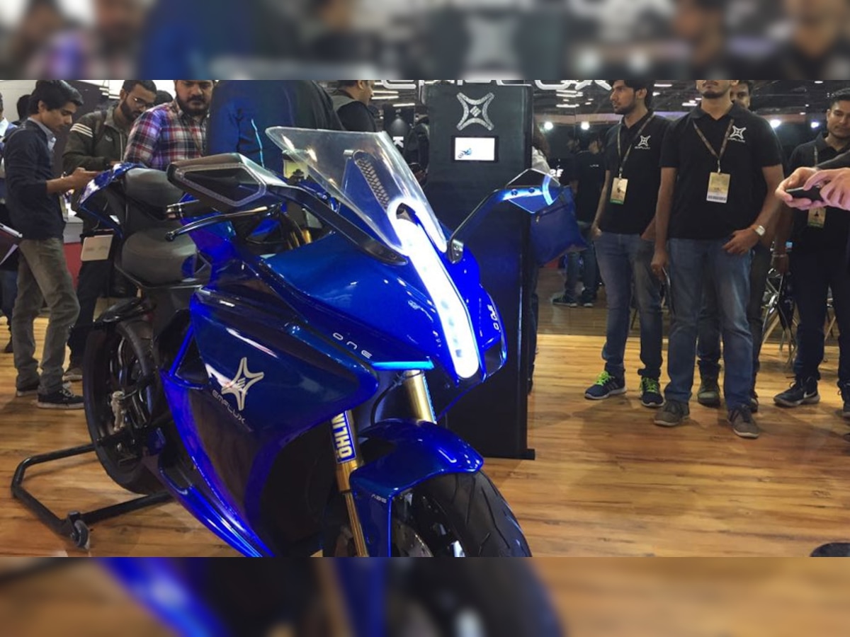 Auto Expo : भारतात पहिल्यांदाच लॉन्च झाली इलेक्ट्रिक सुपरबाईक, हैराण करणा-या खासियत title=