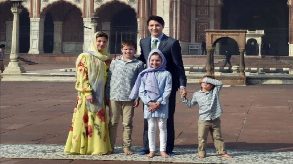 Justin trudeau family visit delhi`s Jama masjid