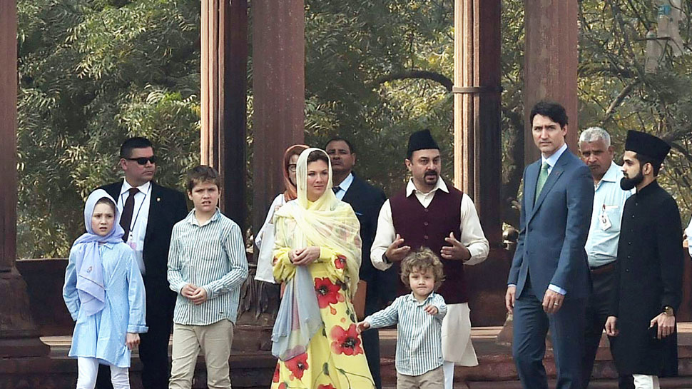 Justin trudeau family visit delhi`s Jama masjid