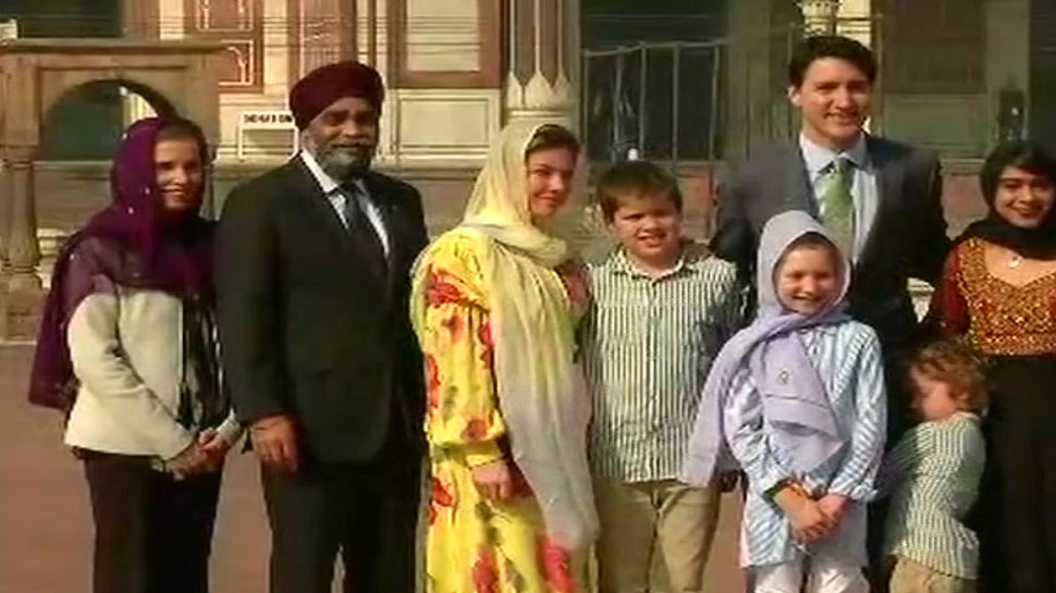 Justin trudeau family visit delhi`s Jama masjid