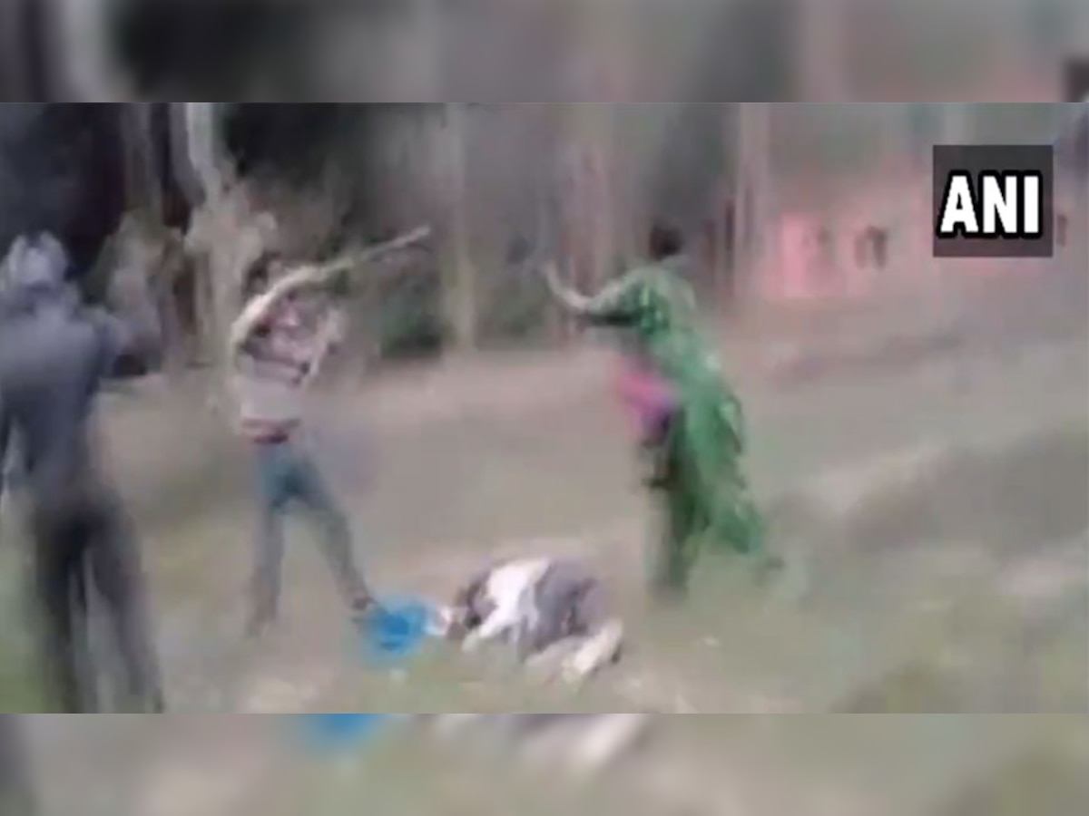 VIDEO: नवऱ्याला मारहाण करणाऱ्यांची पत्नीने केली धुलाई title=