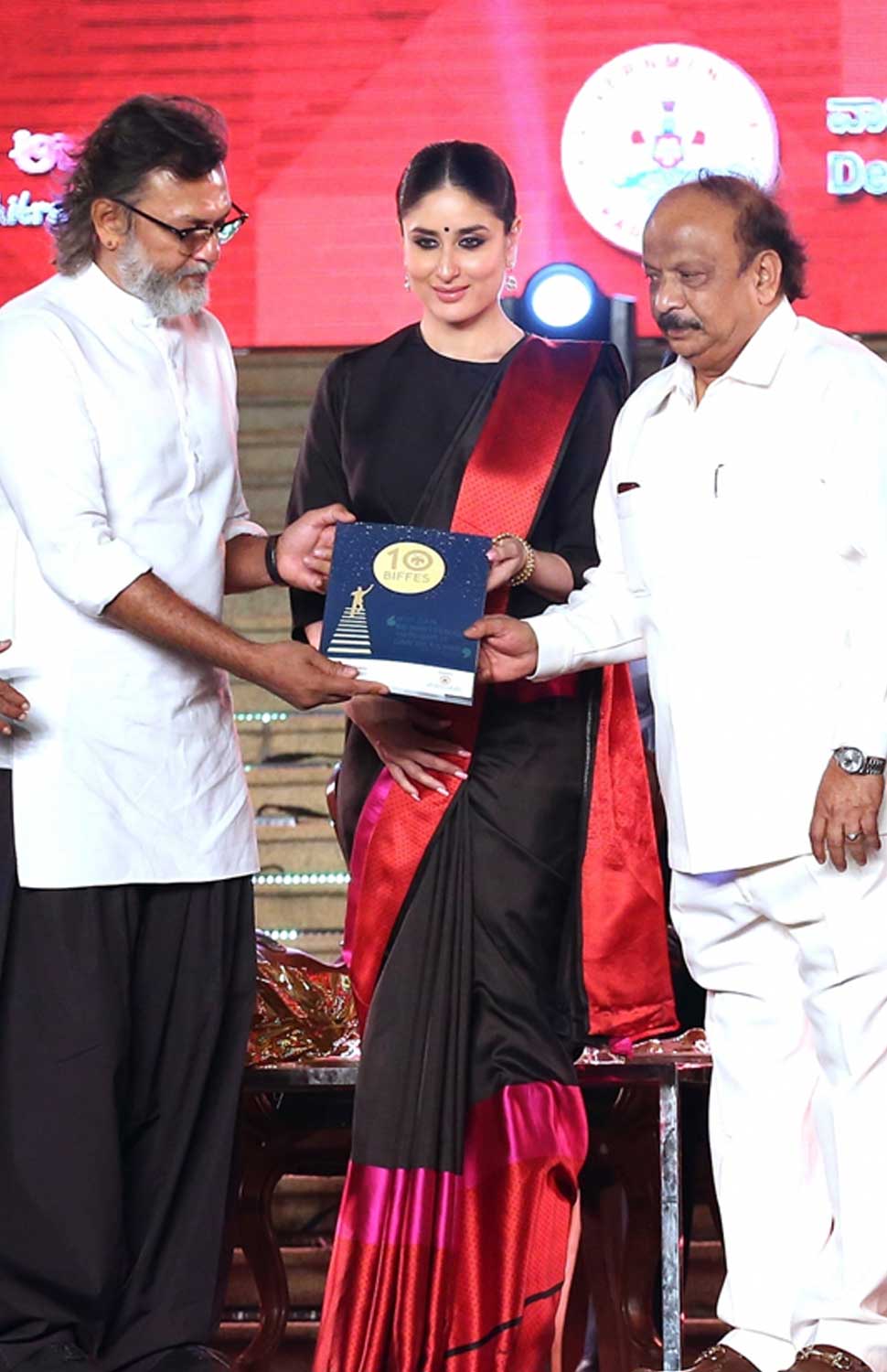 Kareena Kapoor inaugurates 10th Bengaluru International Film Festival See Photos