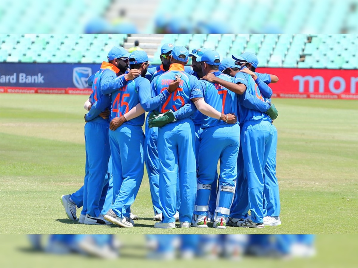 श्रीलंकेत होणाऱ्या ट्राय सीरिजसाठी टीम इंडियाची घोषणा, कोहली-धोनीसोबत ६ खेळाडूंना आराम title=