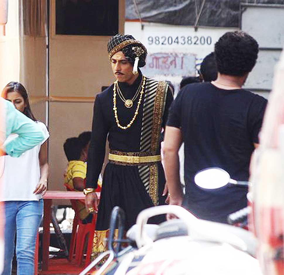 FIRST LOOK: Sonu Sood Look From Kangana Ranuat Film Manikarnika