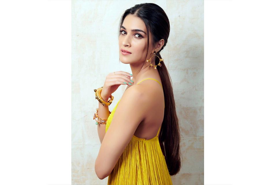 summer hairstyles of Kirti Sanon that you will definitely like