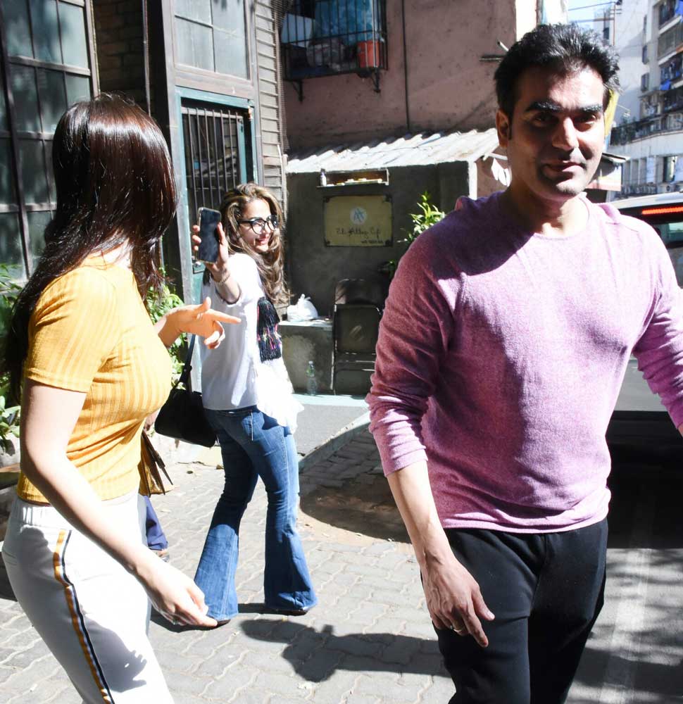 Arbaaz Khan on Lunch Date with Girlfriend and Amrita Arora, View Pics