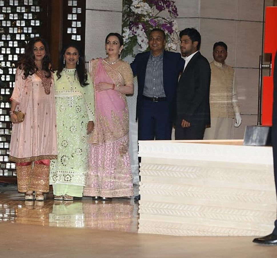 Isha Ambani and Anand Piramal engagement party in mumbai