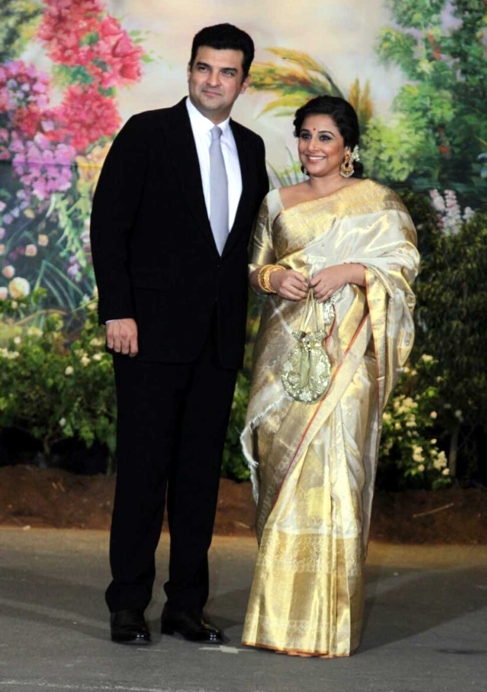 Abhishek-Aishwarya, Kareena-Saif celeb Couple Made a styelish Entry at Sonam Kapoor wedding reception