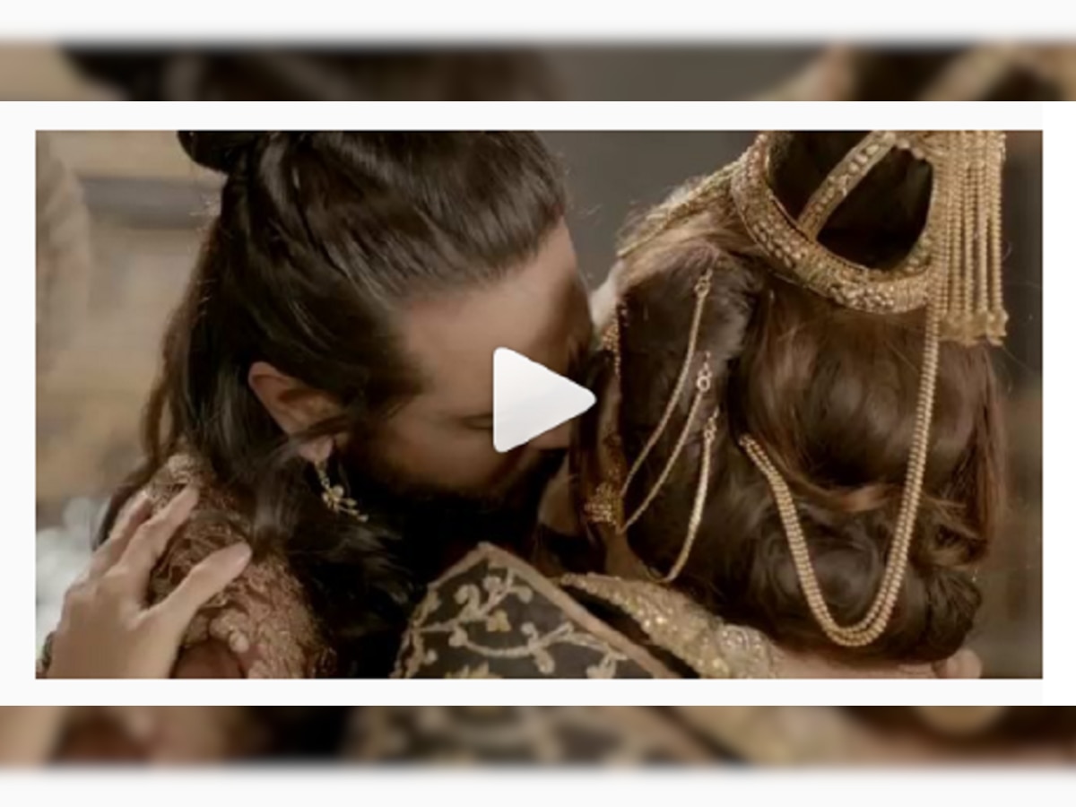 व्हिडिओ: 'पृथ्वीवल्लभ' फेम आशीष शर्मा आणि सोनारिकाचा टीव्हीवर लिपलॉक किस title=