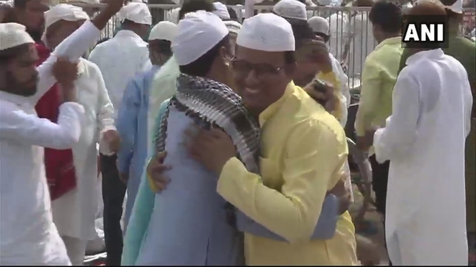 #EidMubarak: देशभरात रमजान ईदचा उत्साह, पाहा फोटोज