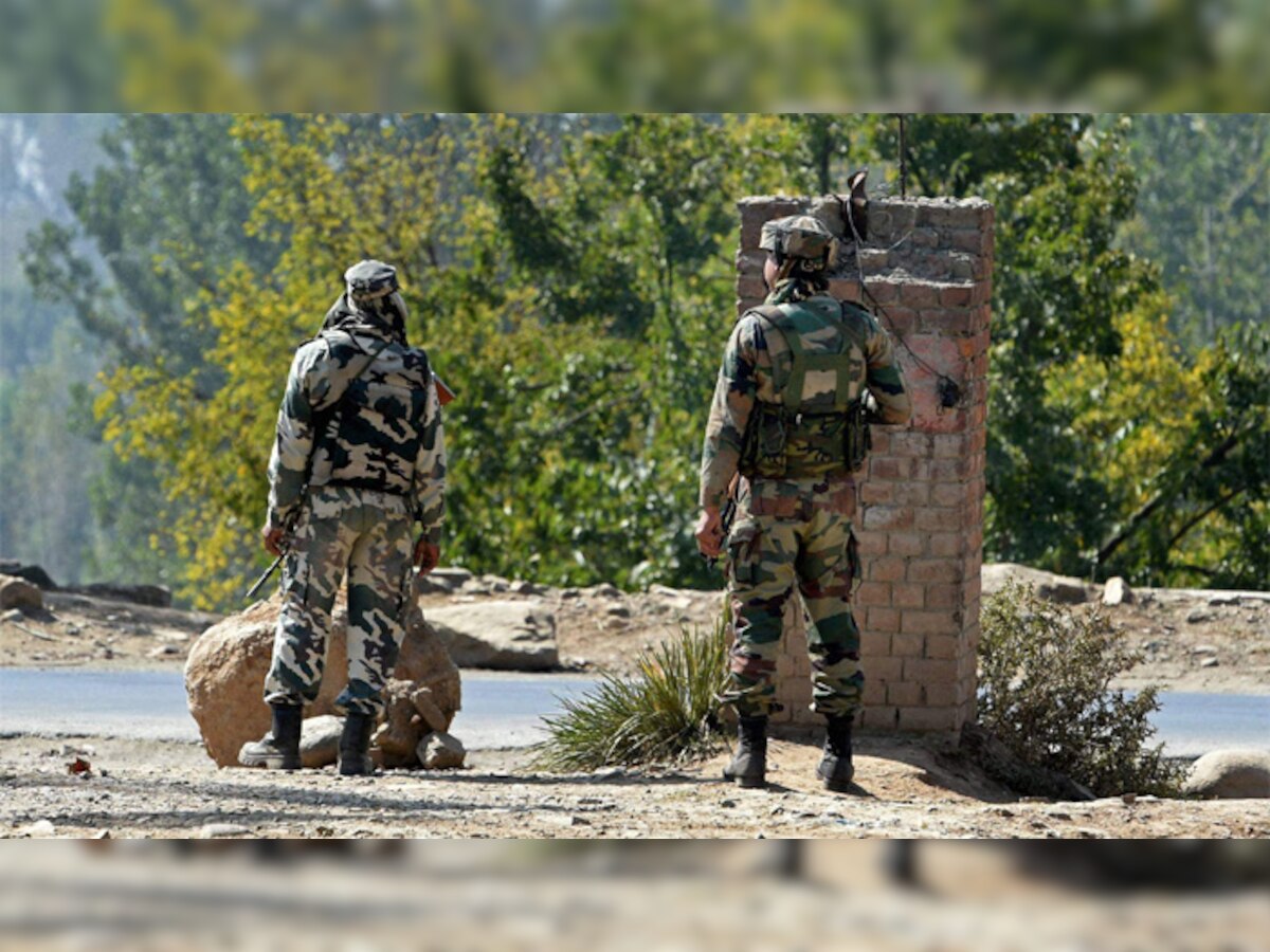 जम्मू कश्मीरमध्ये ४ दहशतवादी ठार, ऑपरेशन सुरू title=