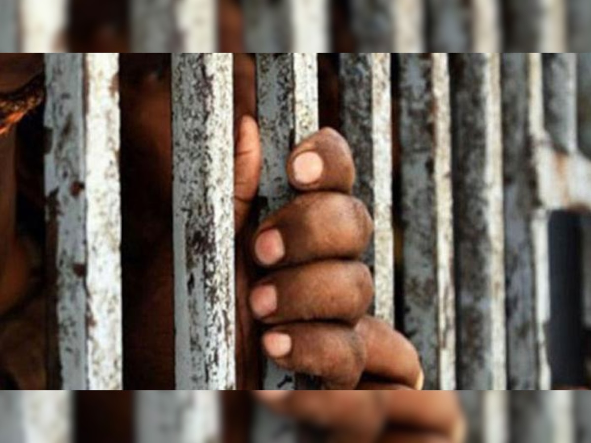पाकिस्तानने सोपवली कैद असलेल्या भारतीय कैद्यांची यादी title=